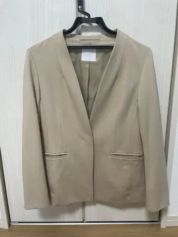 [ 새상품급 ] TONAL 베이지 노카라 자켓 40 사이즈
