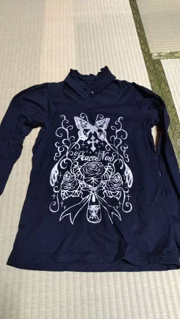 Peace Now 블랙 긴팔 T셔츠