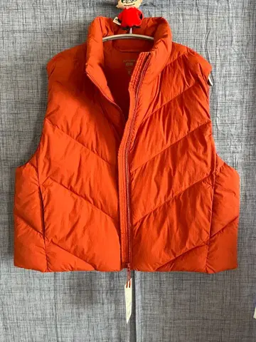 유니클로 퍼프 테크 크롭 베스트 (XL) 새상품 미사용