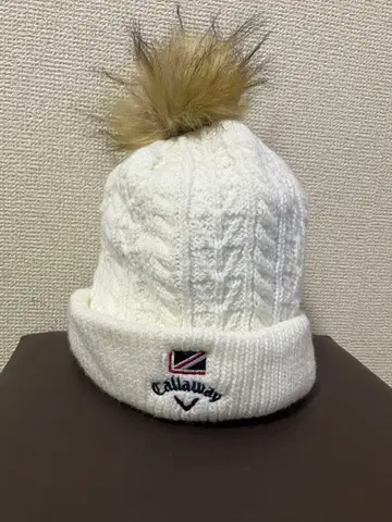 [ 미사용 ] Callaway 화이트 니트 모자 퍼 포함