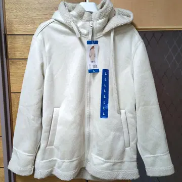 LIV OUTDOOR 플리스 자켓 L 사이즈 크림색