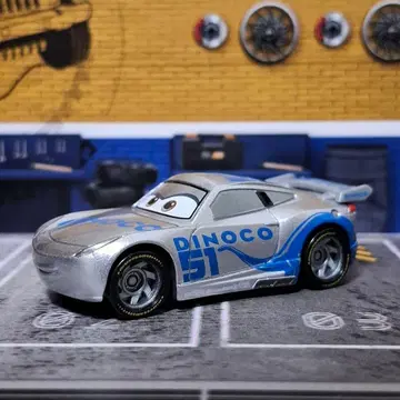 카즈 토미카 C-39 크루즈 라미레스 (실버 레이서 타입)