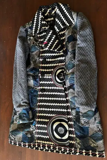 Desigual 데시구알 라크로와 패치워크 디자인 롱 코트