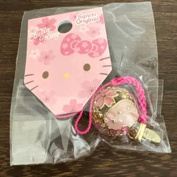 헬로키티 벚꽃 방울 스트랩 키링