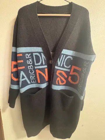 새상품 디자인 가디건 고급 소재 두꺼운 원단 로고 사이즈 F