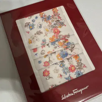 미개봉 페라가모 스카프