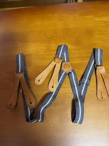 45r45rpm 스트라이프 패턴 가죽 서스펜더