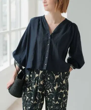 [ 미사용 ] 25SS TICCA 별주 퍼프 블라우스