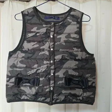카모플라쥬 리본 포함 다운 베스트