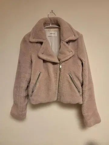 핑크 무스탕 코트 지퍼 포함