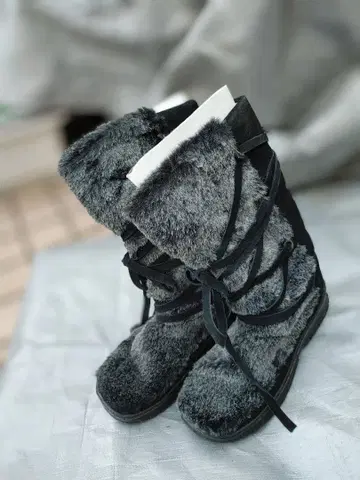 퍼&스웨이드풍 레이스업 부츠