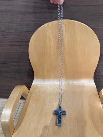 실버 블랙 크로스 목걸이