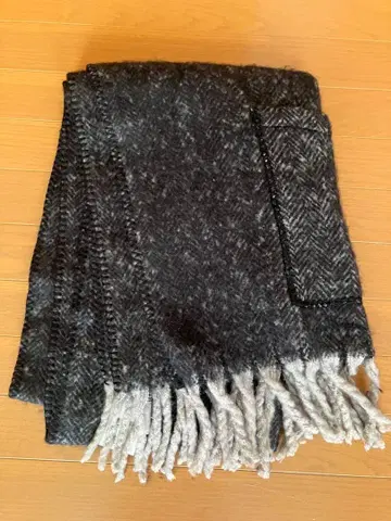 헤링본 패턴 포켓 숄 담요