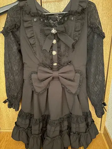 티아라 리본 티어드 원피스 블랙