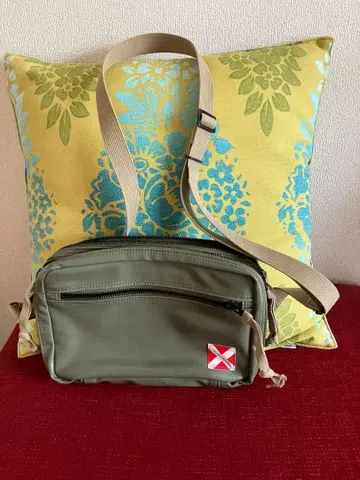 YOSHIDA 숄더백 올리브 그린