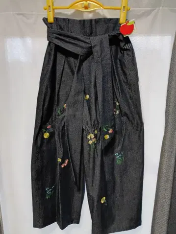 프랑슈리페 자수 팬츠