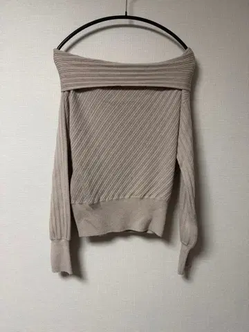 프레이아이디 오프숄더 니트