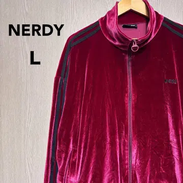 NERDY 벨로아 저지 L 와인 레드 자수 로고