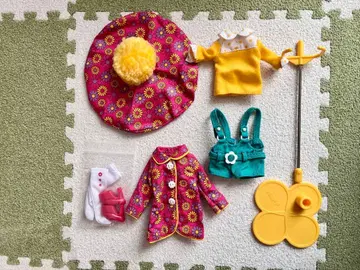 노스탤지크 팝 의상