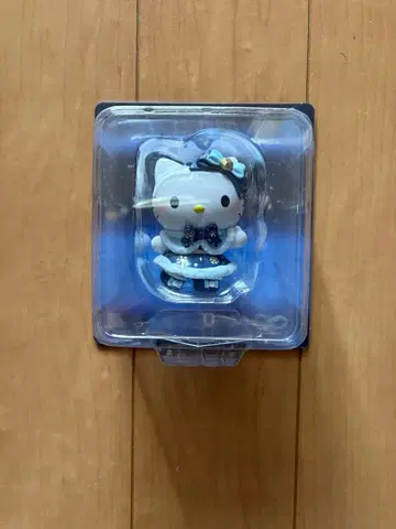 헬로키티 드레스 피규어