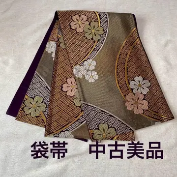 골드 컬러와 보라색 꽃무늬 후쿠로 오비 육통