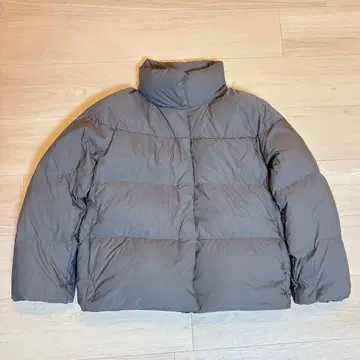 유니클로 파우더 소프트 다운 재킷 S 사이즈