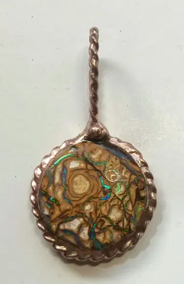 볼더 오팔 (너트 오팔)