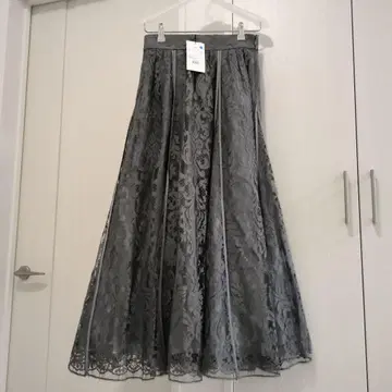 [택 포함 새상품] 14만 그레이 레이스 플레어 롱 스커트 317