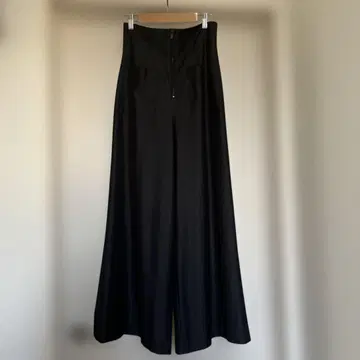 질 바이 질 스튜어트 프론트 ZIP 와이드 팬츠 블랙