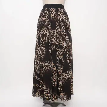 새상품급 화이트하우스블랙마켓 플레어 맥시 스커트 블랙 2*LD366