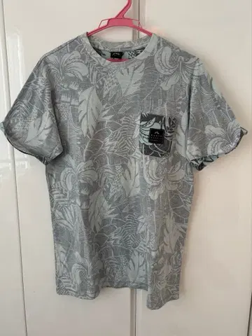 나뭇잎 패턴 디자인 티셔츠 L 사이즈