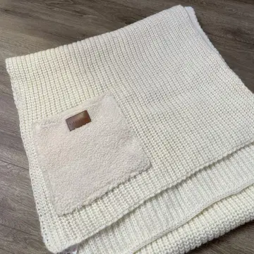 ALEXIA STAM 아이보리 머플러