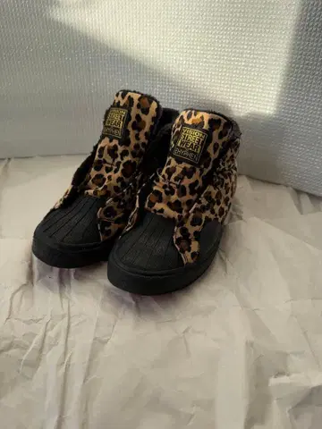 VISION STREET WEAR와 E hyphen 콜라보 스니커즈