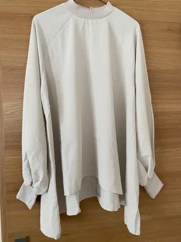 화이트 래글런 슬리브 셔츠 새상품