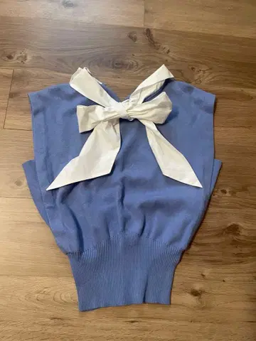 LILY BROWN 리본 포함 니트 베스트 M 사이즈