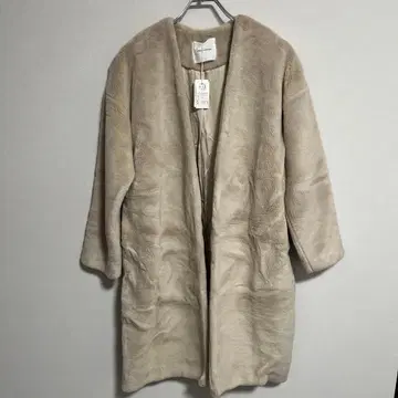 러그나무 문 베이지 인조 모피 롱 코트