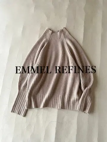 유나이티드 애로우즈 EMMEL REFINES 울 100% 리브 니트