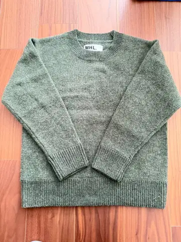MHL. 올리브 그린 긴팔 스웨터