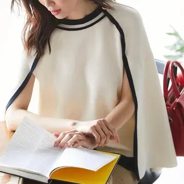 세븐틴 파이핑 망토 니트 SEVENTEN