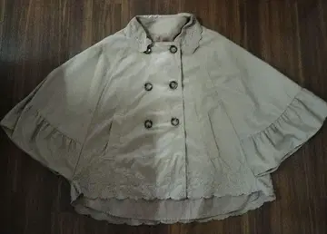 베이지 자수 판초