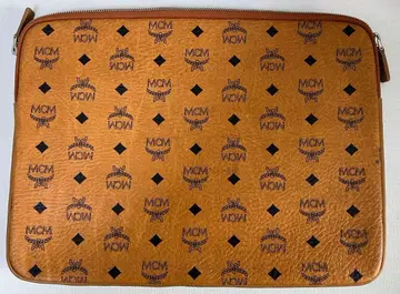 MCM 브라운 가죽 클러치백