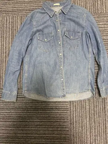 GU 라이트 블루 데님 셔츠