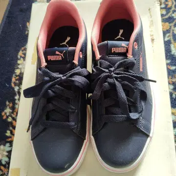 푸마 네이비 핑크 스니커즈