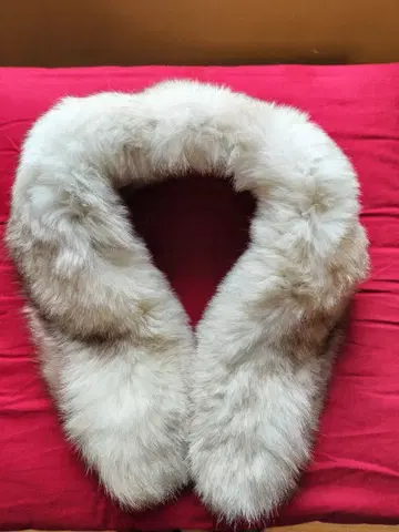 퍼 스톨 화이트/브라운