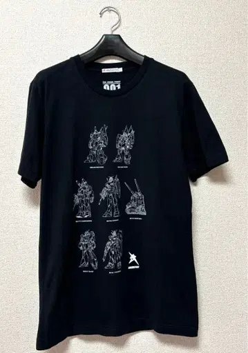 UNIQLO 콜라보 GUNDAM 티셔츠 L