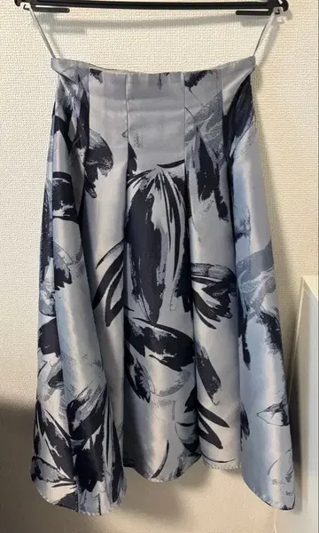 Apuweiser-riche 꽃무늬 플레어 롱 스커트