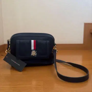 타미힐피거 네이비 숄더백