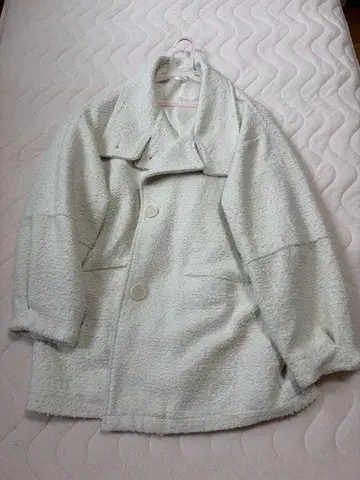 omi 화이트 M 사이즈 체스터 코트