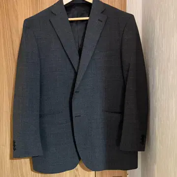 다크 그레이 비즈니스 정장 자켓