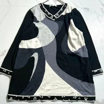 극미품 레오나르 스포츠 튜닉 기하학 패턴 모노톤 42 울